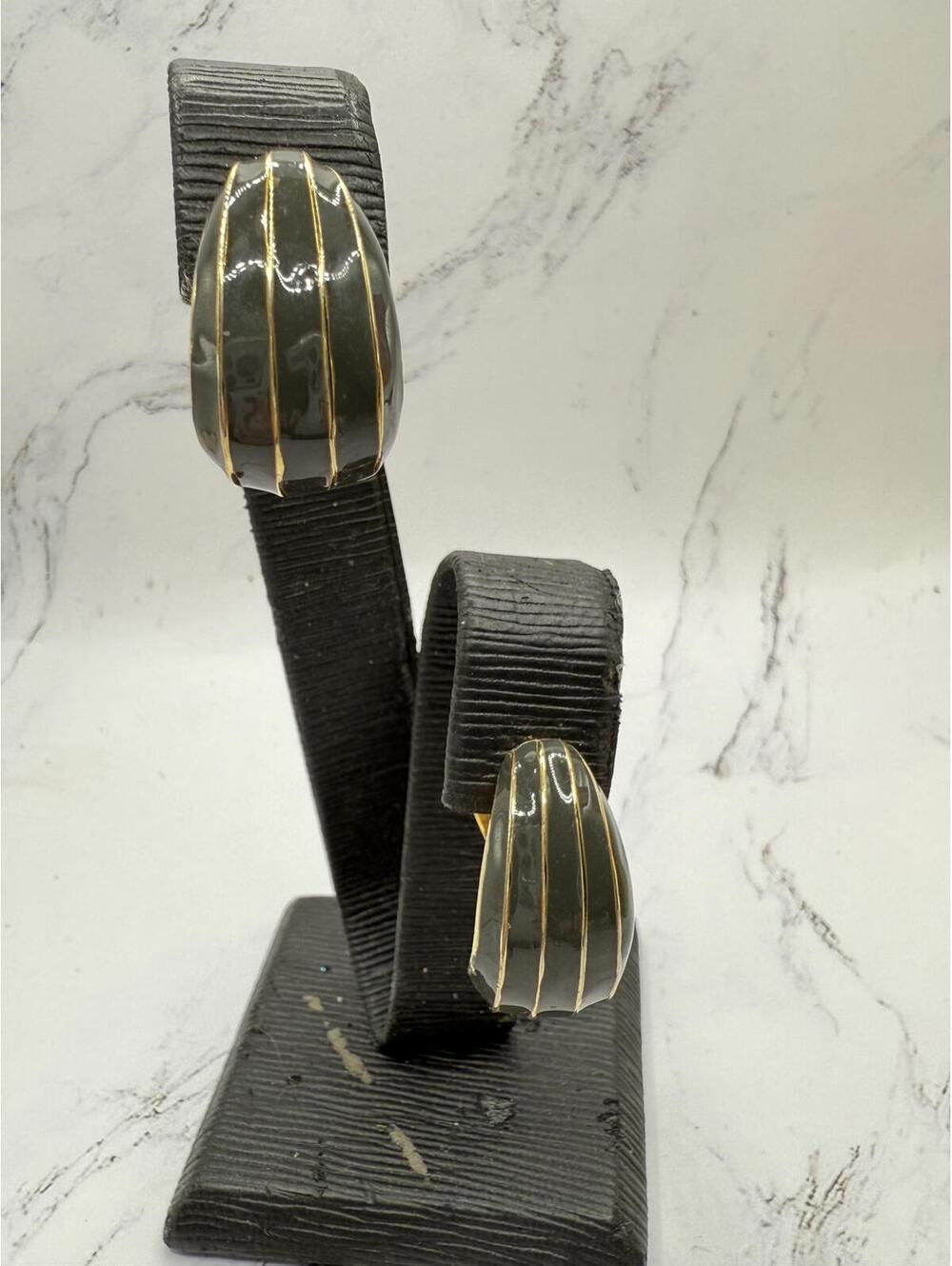 Vintage Chic Green and Gold Clip-On Earrings